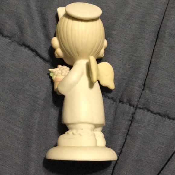 Precious Moments Angel of Mercy‎ 102482 about 5-1/2” high 1986 vintage - Picture 3 of 7